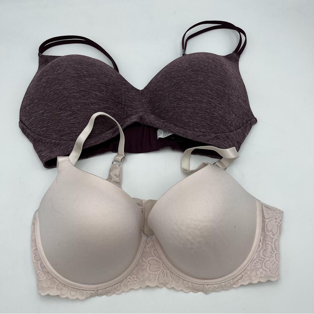 2 women’s bras size 38DD